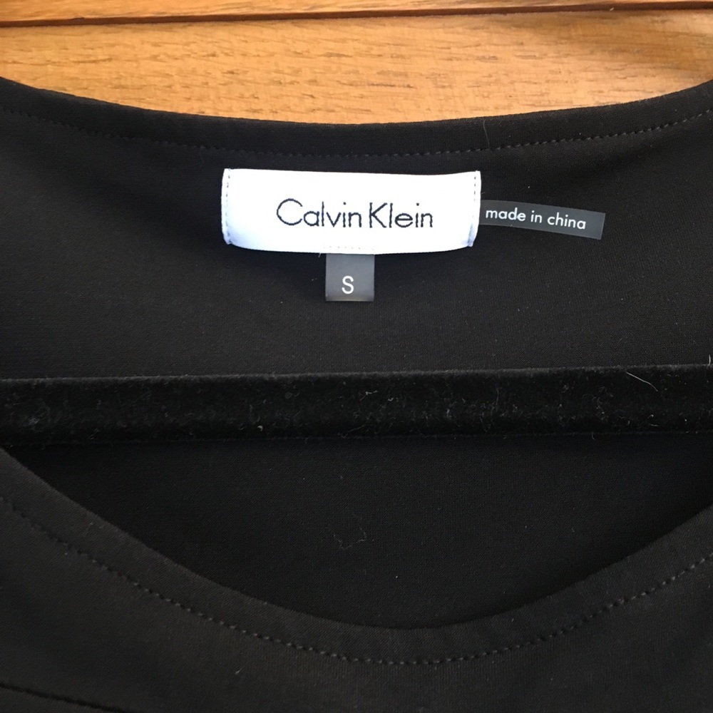 Calvin Klein Top - Picture 2 of 4
